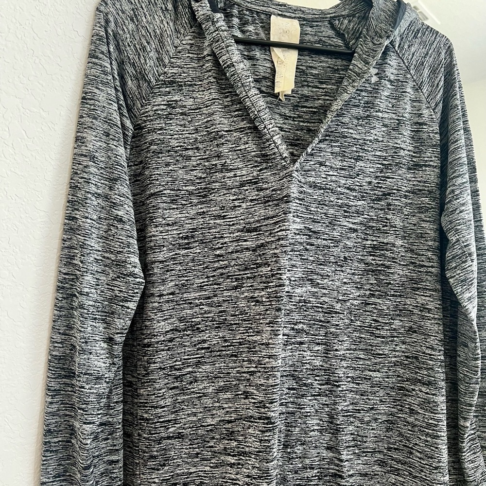 UnderArmour Hooded V-neck Pullover